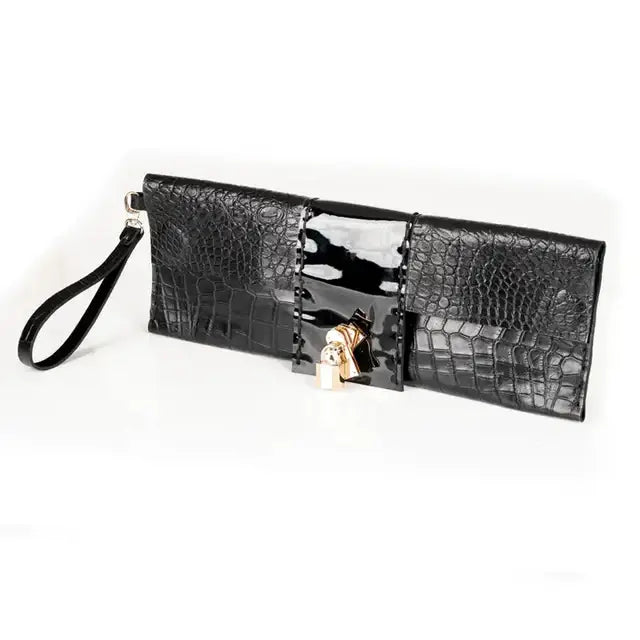 The Spinel Aura Charm