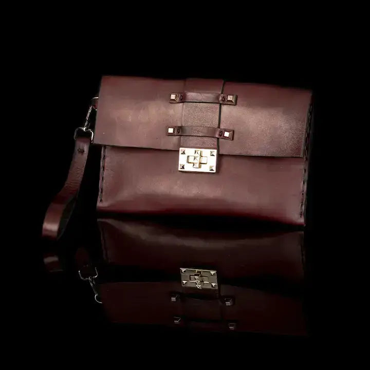 Bordeaux Stud Clutch